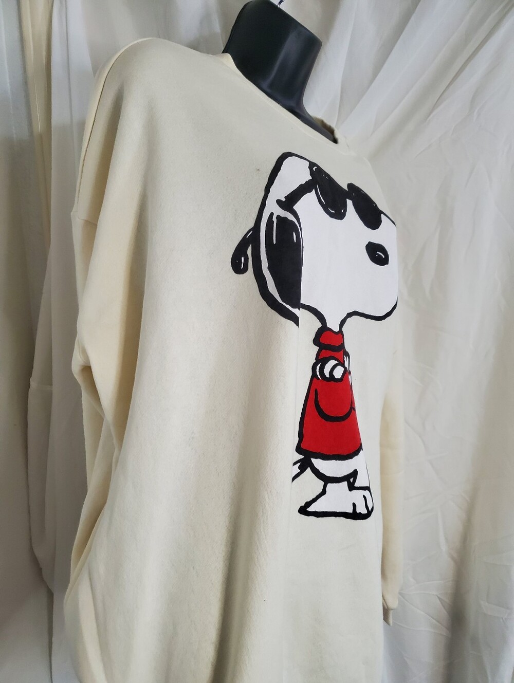 Peanuts Snoopy & Woodstock in sunglasses embroidered cream sweatshirt size XXL - Picture 5 of 11
